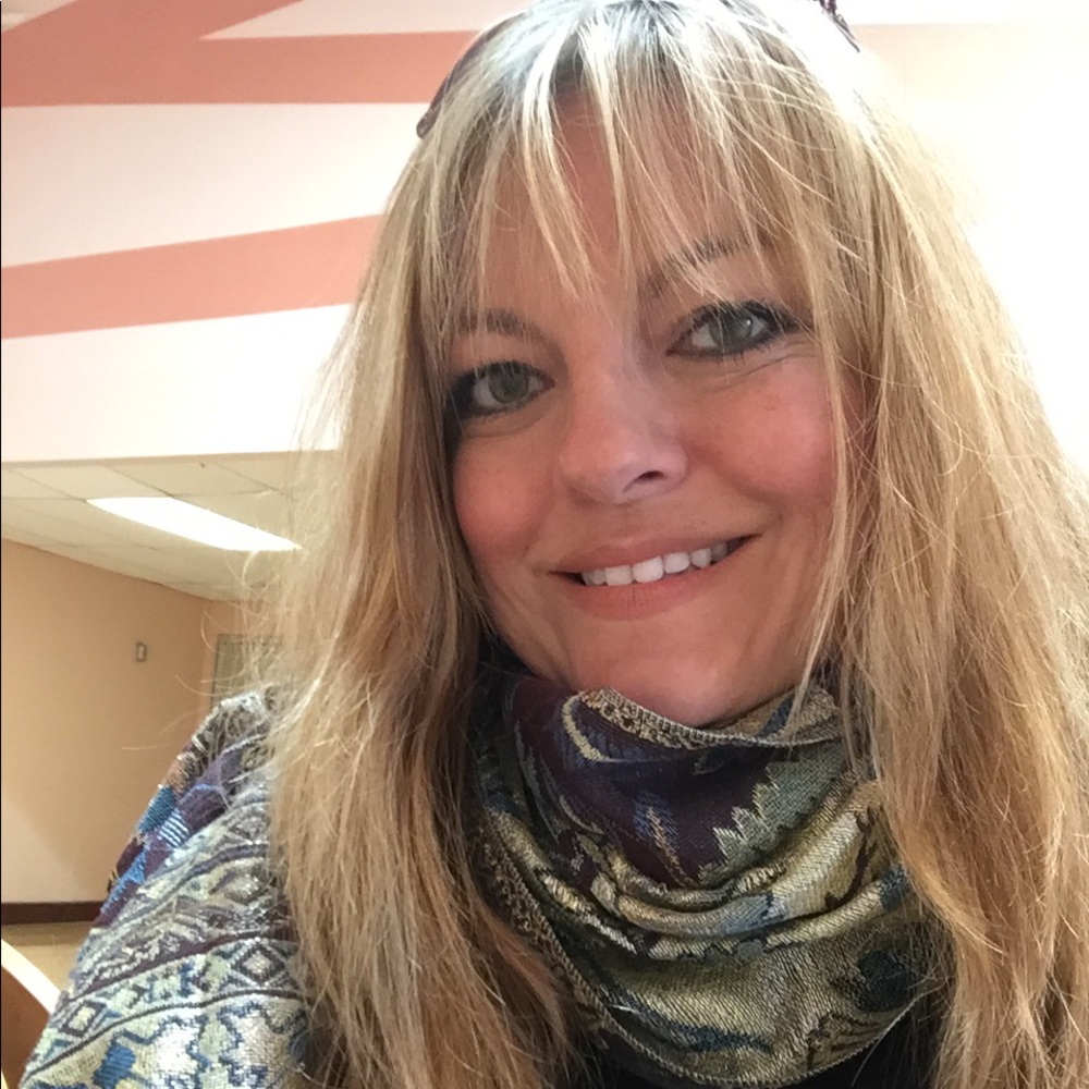 Meet your Posher, Angelita
